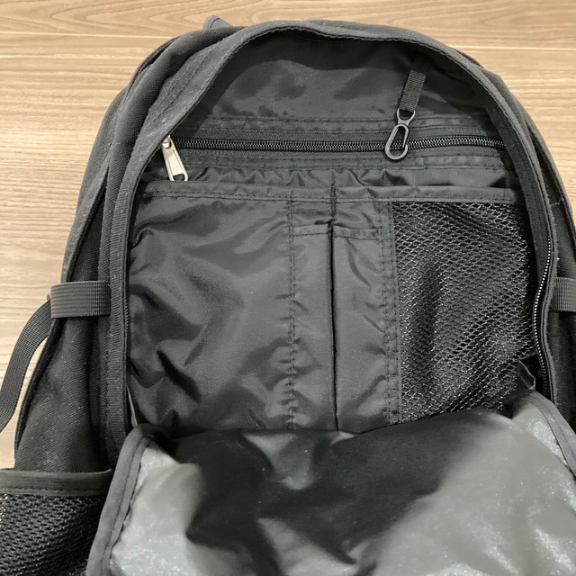 Supreme(シュプリーム)のシュプリーム 15ss バックパック黒 値下げ不可 メンズのバッグ(バッグパック/リュック)の商品写真