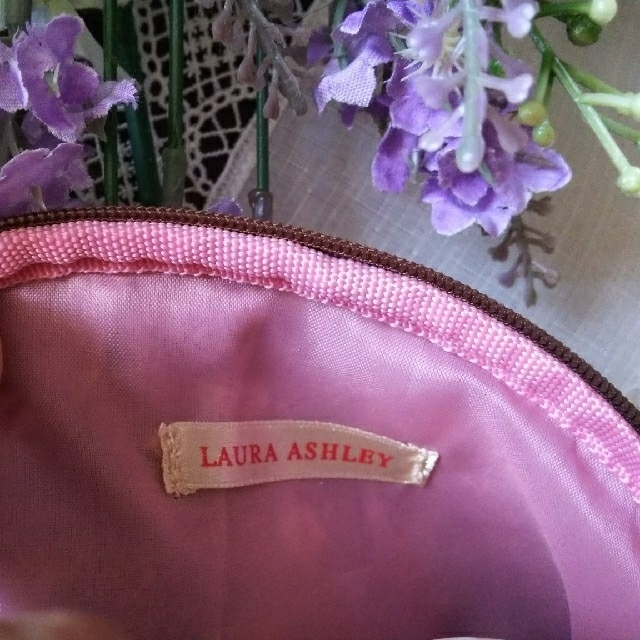 LAURA ASHLEY(ローラアシュレイ)の◆ローラ・アシュレイ◆ポーチ◆ミラー付◆&朝鮮柄ティッシュケース（ピンク） レディースのファッション小物(ポーチ)の商品写真