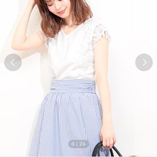 ナチュラルクチュール(natural couture)のフリル袖 Ｖネックトップス(カットソー(半袖/袖なし))