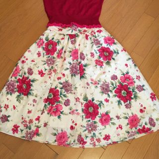 ローラアシュレイ(LAURA ASHLEY)の🎀専用🎀🌸ローラアシュレイ ミルナー スカート7号 (ひざ丈スカート)