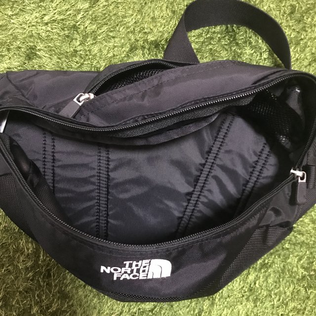 THE NORTH FACE(ザノースフェイス)のノースフェイス スウィープ ショルダーバッグ メンズのバッグ(ボディーバッグ)の商品写真