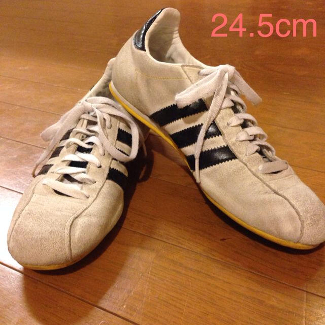 adidas(アディダス)のadidasスニーカー♡24.5cm レディースの靴/シューズ(スニーカー)の商品写真