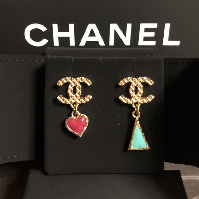 アクセサリーCHANEL ピアス ゴールド