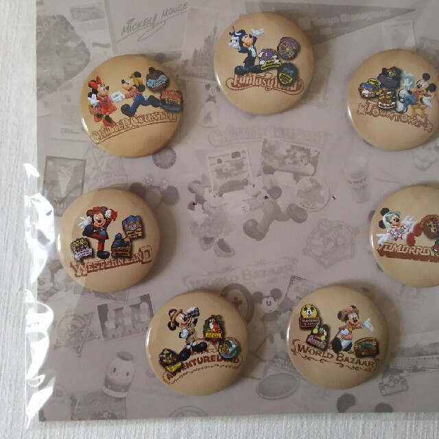 ミッキーマウス(ミッキーマウス)のディズニー 35周年 ミッキー バッジ エンタメ/ホビーのおもちゃ/ぬいぐるみ(キャラクターグッズ)の商品写真