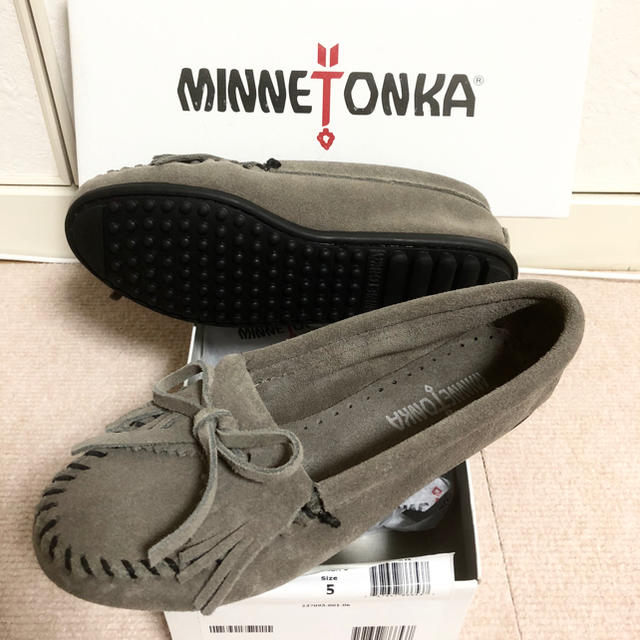 Minnetonka(ミネトンカ)のミネトンカ★MINNETONKAモカシンシューズスエード22グレイ★ロンハーマン レディースの靴/シューズ(スニーカー)の商品写真