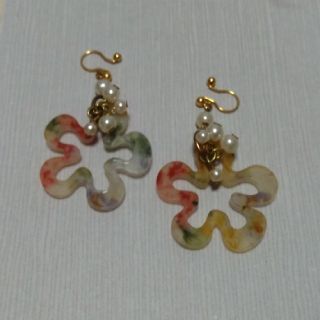 お花のノンホールピアス(イヤリング)