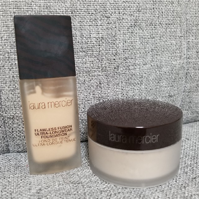 laura mercier(ローラメルシエ)の【中古】laura mercier リキッドファンデーション&パウダー コスメ/美容のベースメイク/化粧品(ファンデーション)の商品写真