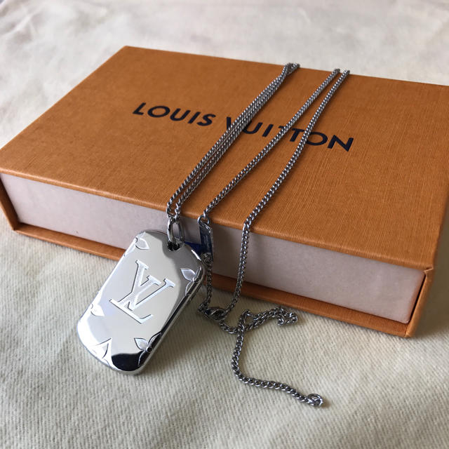 LOUIS VUITTON - LOUIS VUITTON ロケットネックレス・モノグラム