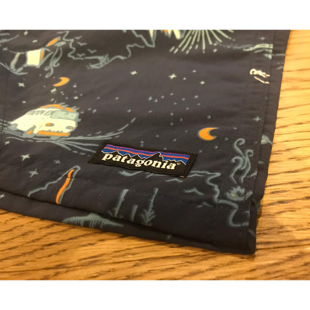 patagonia(パタゴニア)のPatagonia パタゴニア バギーズショーツ M 5インチ Fun hogs メンズのパンツ(ショートパンツ)の商品写真