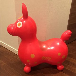 ロディ(Rody)のレア♡限定色美品♡ロディ♡乗り物♡赤(キャラクターグッズ)