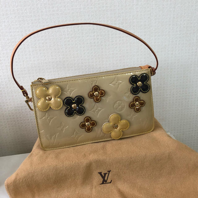 LOUIS VUITTON - ルイヴィトン ヴェルニ フラワーレキシントン【美品 ...