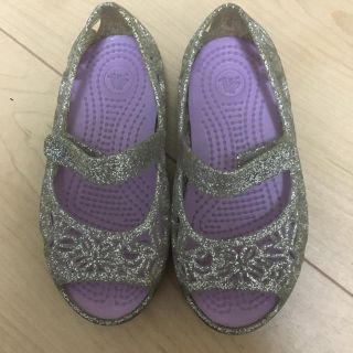 クロックス(crocs)のクロックス イザベラ シルバー キラキラ サンダル(サンダル)