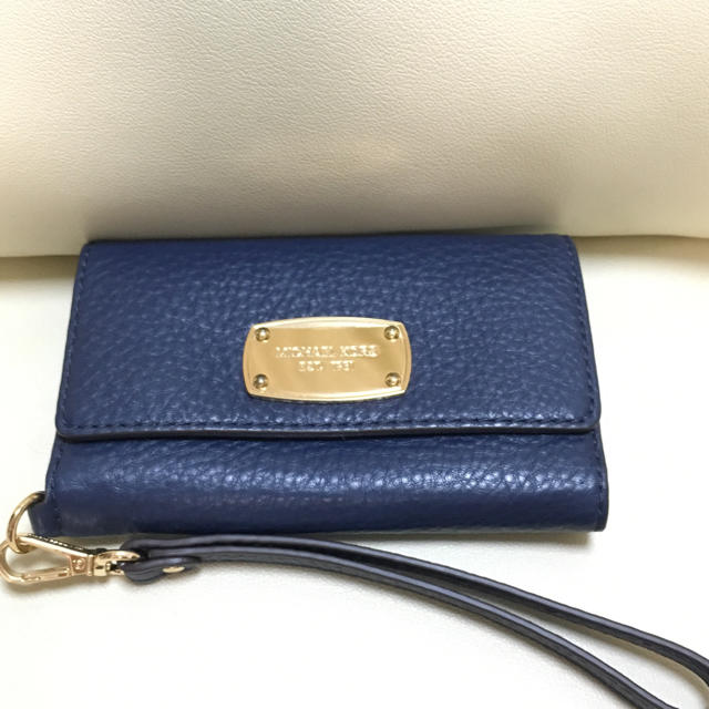 Michael Kors(マイケルコース)のマイケルコース♡iPhone66s 手帳 ケース  ネイビー スマホ/家電/カメラのスマホアクセサリー(iPhoneケース)の商品写真