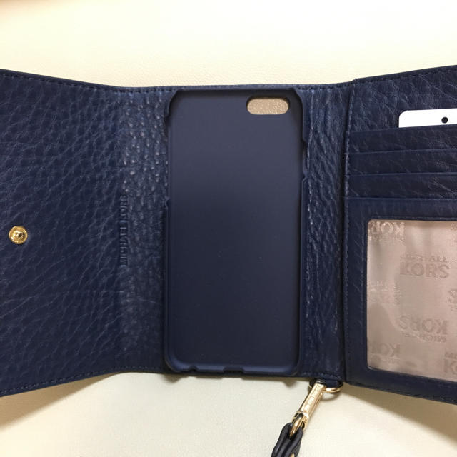 Michael Kors(マイケルコース)のマイケルコース♡iPhone66s 手帳 ケース  ネイビー スマホ/家電/カメラのスマホアクセサリー(iPhoneケース)の商品写真