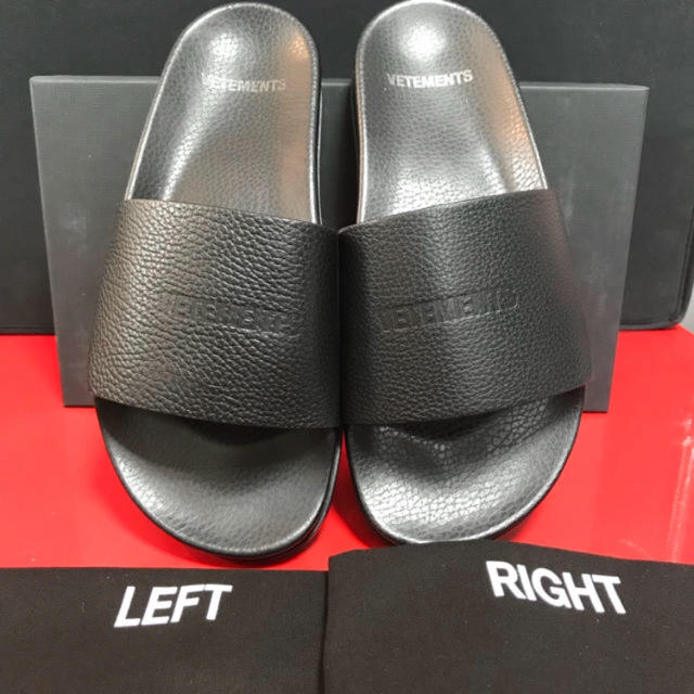 VETEMENTS  LEATHER  SLIDES メンズの靴/シューズ(サンダル)の商品写真