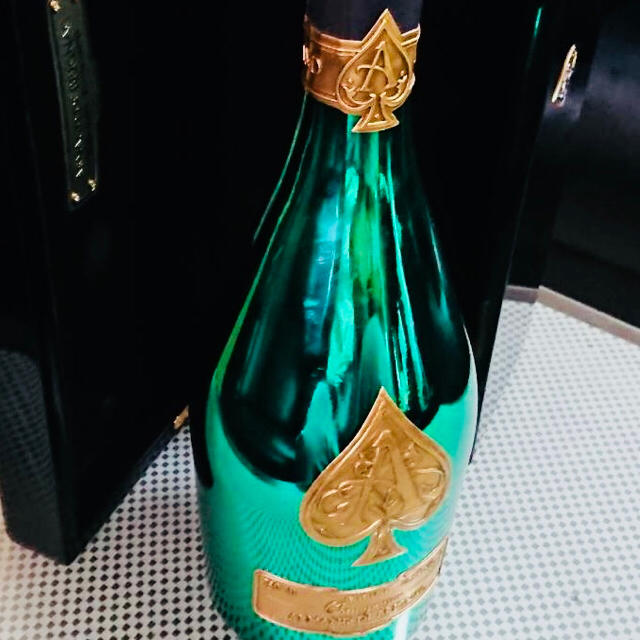 アルマンド  グリーン  空瓶 食品/飲料/酒の酒(シャンパン/スパークリングワイン)の商品写真