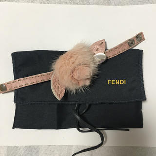 フェンディ(FENDI)のFENDI フェンディ ブレスレット ファー セラリアデザイン ピンク(ブレスレット/バングル)