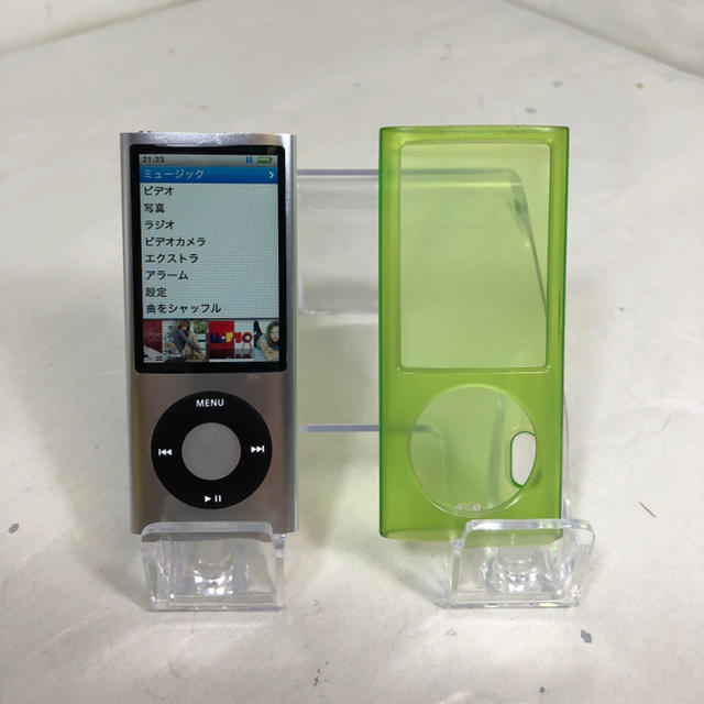 Apple(アップル)の【美品 送料込♪】iPod nano 第五世代 16GB 本体 ケース付 スマホ/家電/カメラのオーディオ機器(ポータブルプレーヤー)の商品写真