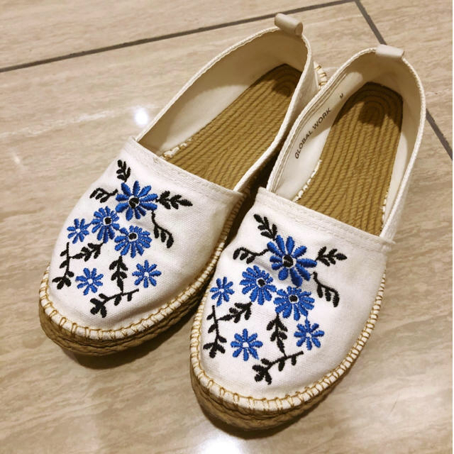 GLOBAL WORK(グローバルワーク)のGLOBAL WORK☆刺繍フラットシューズ レディースの靴/シューズ(バレエシューズ)の商品写真