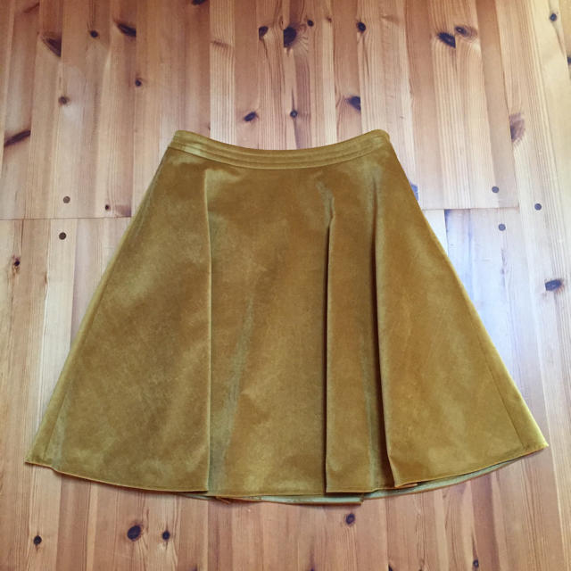 TOMORROWLAND(トゥモローランド)のTOMORROWLANDフレアースカート 美品！ レディースのスカート(ひざ丈スカート)の商品写真