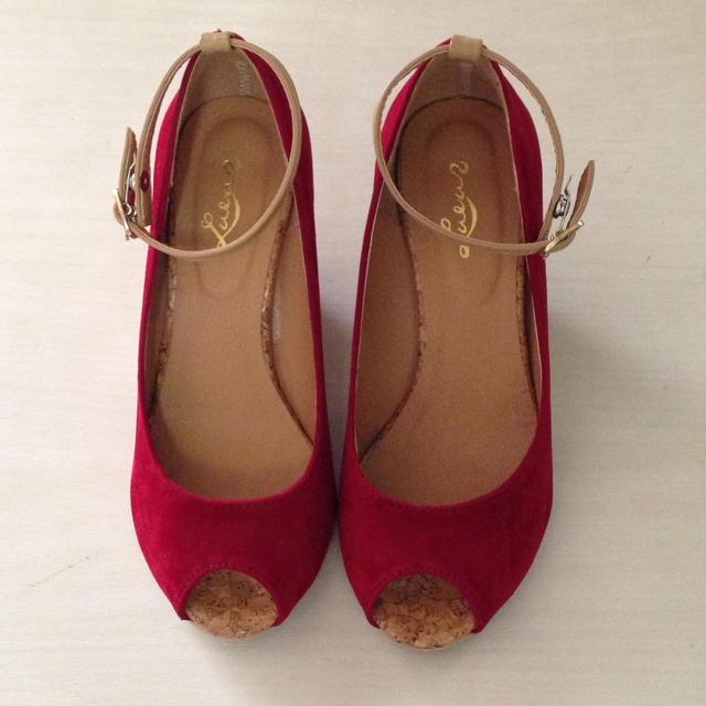 赤ウエッジソールパンプス レディースの靴/シューズ(ハイヒール/パンプス)の商品写真