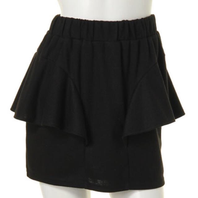 MIIA(ミーア)のMIIAサイドペプラムスカート レディースのスカート(ミニスカート)の商品写真