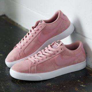 ナイキ(NIKE)のNIKEのSBブレザー スニーカーのピンク24ｾﾝﾁ☆新品未使用☆(スニーカー)