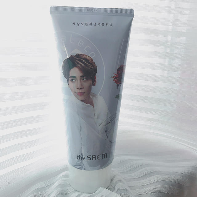 the saem(ザセム)のTHE SAEM SHINee クレンジングフォーム コスメ/美容のスキンケア/基礎化粧品(洗顔料)の商品写真