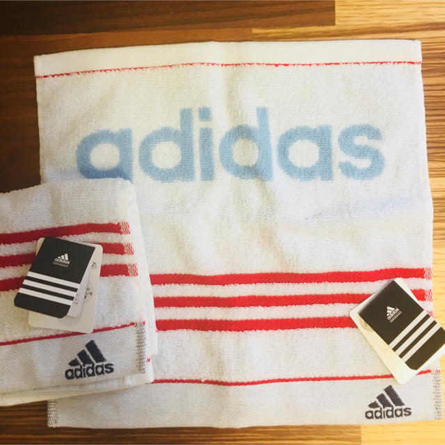 adidas(アディダス)の2枚セット★アディダス★ミニタオル★新品未使用★ハンドタオル★adidas レディースのファッション小物(ハンカチ)の商品写真