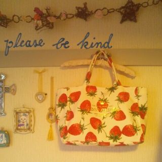 ジェーンマープル(JaneMarple)のイチゴ柄トートbag♡(トートバッグ)