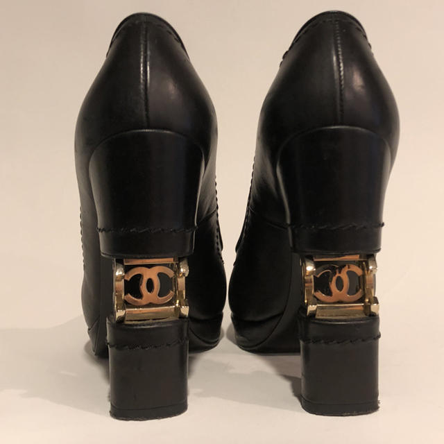 CHANEL(シャネル)のCHANEL38ハーフ❤️シャネルパンプスヒール👠CCマーク黒38.5👠 レディースの靴/シューズ(ハイヒール/パンプス)の商品写真