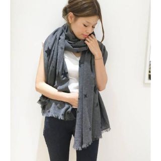 ドゥーズィエムクラス(DEUXIEME CLASSE)のタグ付き新品♡ドゥーズィエムクラスDOUCE GLOIRE STAR STOLE(ストール/パシュミナ)