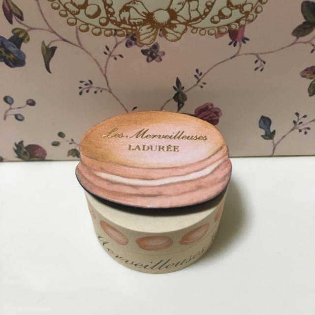 Les Merveilleuses LADUREE(レメルヴェイユーズラデュレ)の未使用 103 ミニプレストチーク LADUREE コスメ/美容のベースメイク/化粧品(チーク)の商品写真