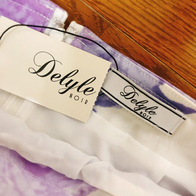 Delyle(デイライル)の新品 定価7000円 Delyle スカート おまけ付き レディースのスカート(ひざ丈スカート)の商品写真