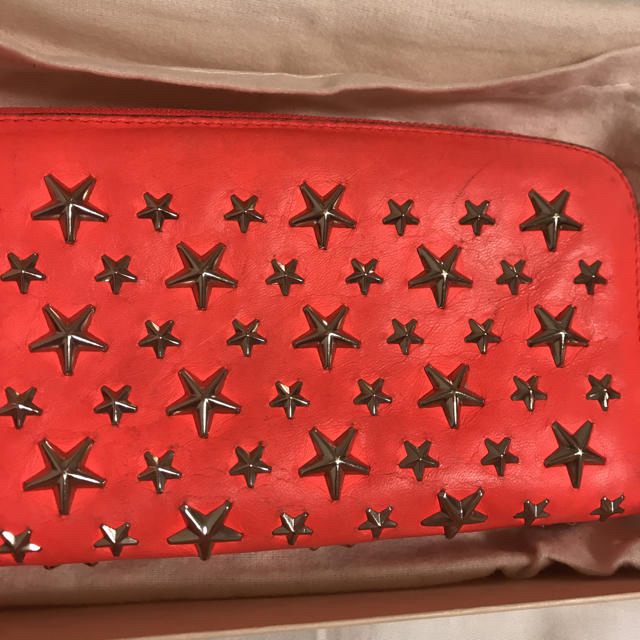 JIMMY CHOO - ジミーチュウ ピンクオレンジ スタッズ 長財布の JIMMY CHOO - ジミーチュウ ピンクオレンジ スタッズ 長財布の
