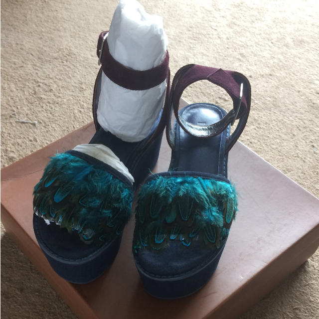 IENA(イエナ)のイエナ  フェザーサンダル レディースの靴/シューズ(サンダル)の商品写真