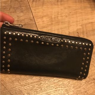 ミュウミュウ(miumiu)のミュウミュウ スタッズ 長財布(財布)