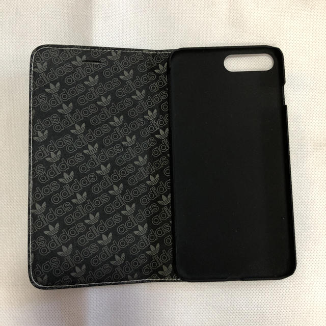 adidas(アディダス)のiPhone8plus 用ケース スマホ/家電/カメラのスマホアクセサリー(iPhoneケース)の商品写真