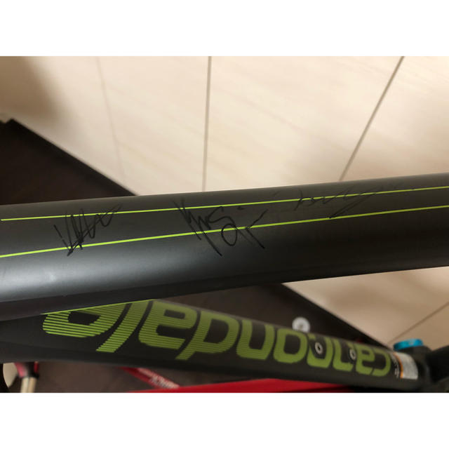 Cannondale(キャノンデール)のSUPERSIX EVO Hi-MOD Japan Cup優勝チームサイン入り スポーツ/アウトドアの自転車(自転車本体)の商品写真