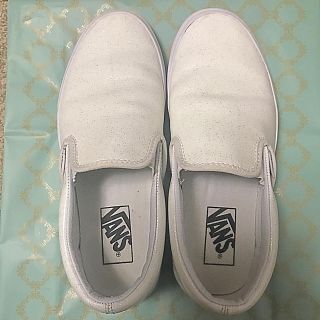 ヴァンズ(VANS)のヴァンズ  ラメ入りホワイトスリッポン👟(スリッポン/モカシン)