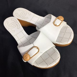 シャネル(CHANEL)のシャネル パンプス サンダル レザー  ホワイト(サンダル)