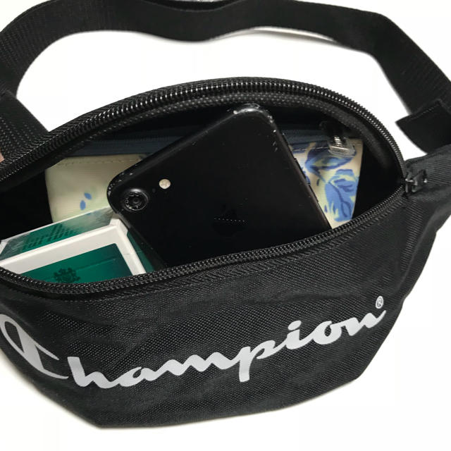 Champion(チャンピオン)のチャンピオン 非売品‼️ノベルティー バック ウェストポーチ ショルダーバック レディースのバッグ(ショルダーバッグ)の商品写真