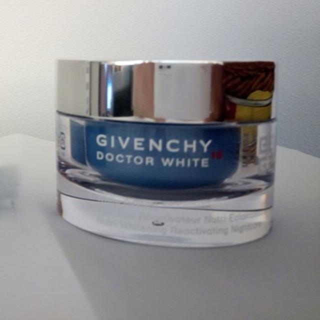 GIVENCHY(ジバンシィ)のkoto様専用　GIVENCHY DW10 ホワイトニング ナイト クリーム  コスメ/美容のスキンケア/基礎化粧品(フェイスクリーム)の商品写真