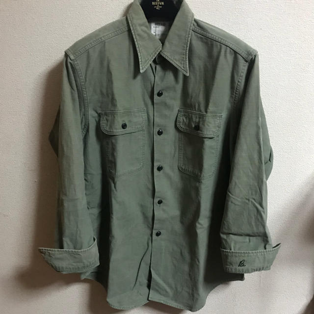 MADISONBLUE(マディソンブルー)のMADISONBLUE  Hampton Back Satin Shirt レディースのトップス(シャツ/ブラウス(長袖/七分))の商品写真