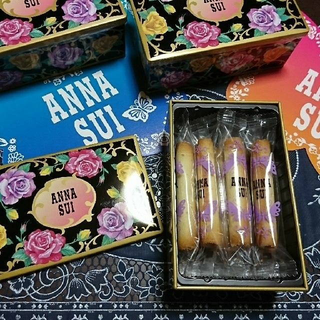 ANNA SUI(アナスイ)のANNA SUI 20周年限定ロールクッキー    食品/飲料/酒の食品(菓子/デザート)の商品写真