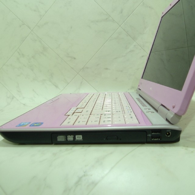 NEC(エヌイーシー)のNEC LaVie ピンク 無線 win 10 core i3 office スマホ/家電/カメラのPC/タブレット(ノートPC)の商品写真