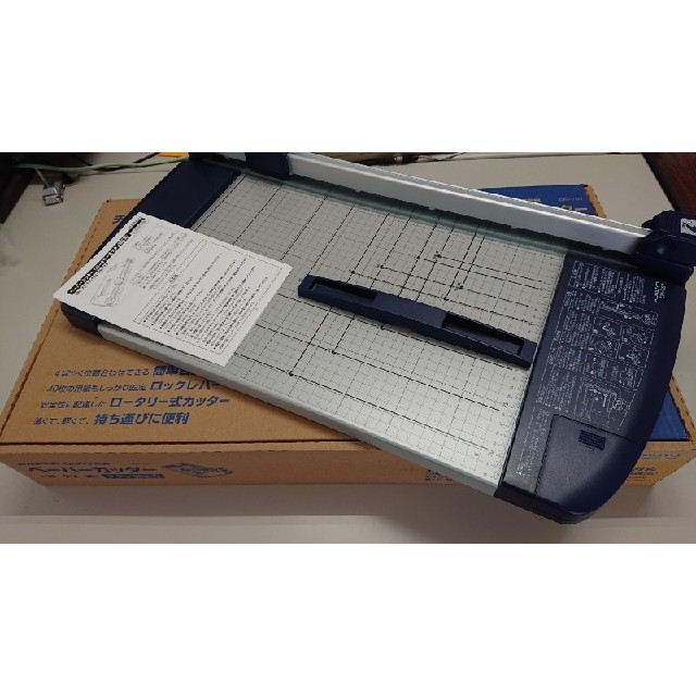 直輸入品激安 コクヨ 裁断機 ペーパーカッター ロータリー式 40枚切り チタン加工刃 A3 DN-T61