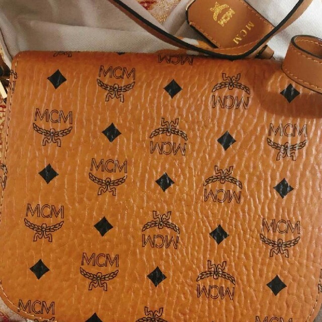 MCM(エムシーエム)のMCM  Patricia Visetos  お財布ショルダーバッグ レディースのバッグ(ショルダーバッグ)の商品写真