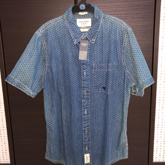 Abercrombie&Fitch(アバクロンビーアンドフィッチ)の新品タグ付 アバクロ  Abercrombie＆Fitch デニムシャツ メンズのトップス(シャツ)の商品写真