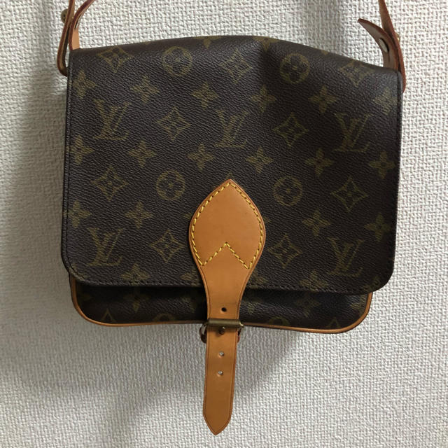 LOUIS VUITTON(ルイヴィトン)のルイヴィトン カルトシェール レディースのバッグ(ショルダーバッグ)の商品写真